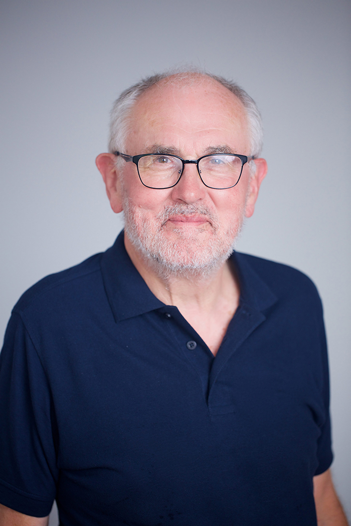 Bild zeigt den Zahnarzt Fachzahnarzt f. Oralchirurgie Privat- und Gerichtsgutachter, bestellt durch die BLZK, akkreditiert bei VBGZMK(=Vereinigung Bayerischer Gutachter für Zahn-, Mund- und Kieferheilkunde) Dr. Fritz Anetsberger Bild zeigt den Zahnarzt Fachzahnarzt f. Oralchirurgie Privat- und Gerichtsgutachter, bestellt durch die BLZK, akkreditiert bei VBGZMK(=Vereinigung Bayerischer Gutachter für Zahn-, Mund- und Kieferheilkunde) Dr. Fritz Anetsberger